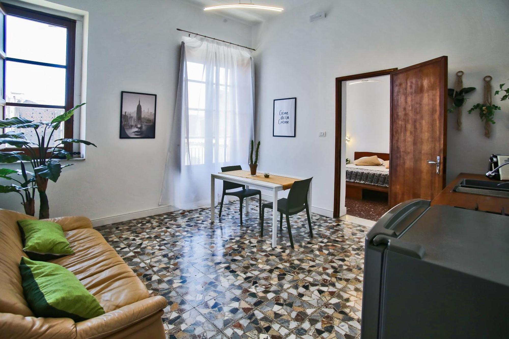 Tiritu Apartments คาตาเนีย ภายนอก รูปภาพ